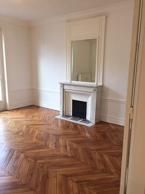 Mise en peinture d'un salon hausmanien