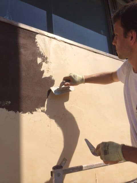 Application d’enduit à la chaux, fin lissé Peinture décorative, enduits naturels, décoration murale, fresques murales, peinture écologique, enduit à la chaux,