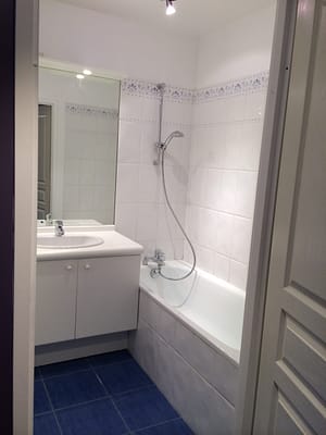 Peinture adaptée à une salle de bain
